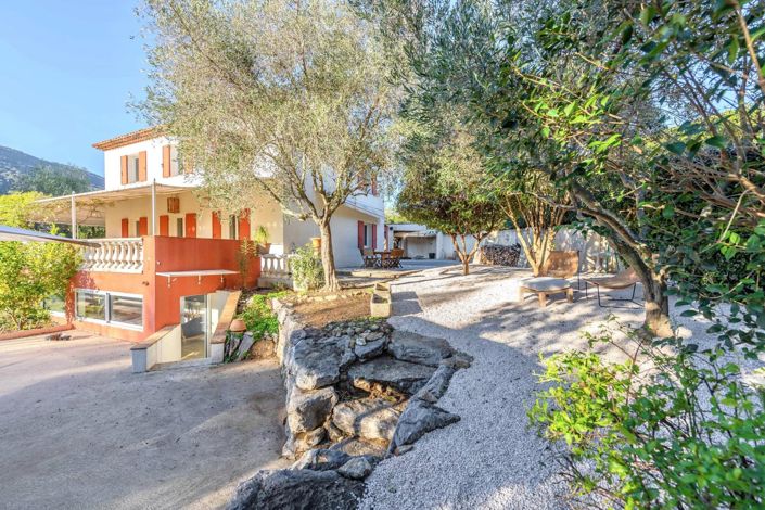 Image No.16-5 Bed House for sale