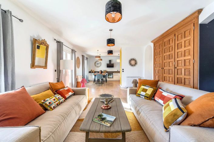 Image No.3-5 Bed House for sale