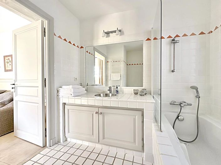 Image No.14-4 Bed House for sale