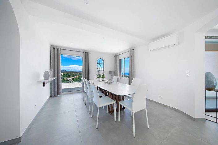 Image No.16-5 Bed House for sale