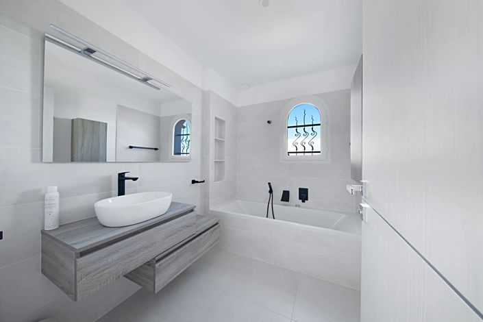 Image No.26-5 Bed House for sale