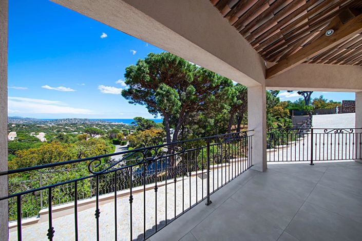 Image No.7-5 Bed House for sale