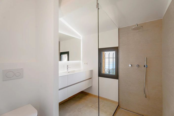 Image No.18-4 Bed House for sale