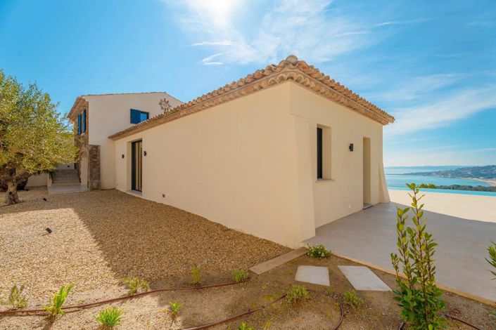 Image No.21-4 Bed House for sale