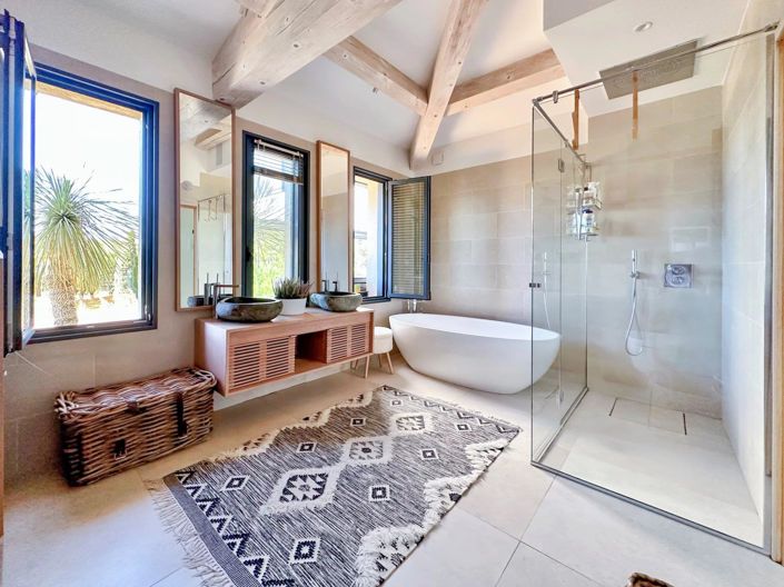 Image No.19-5 Bed House for sale