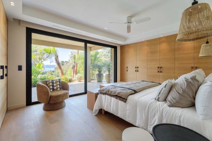 Image No.17-5 Bed House for sale