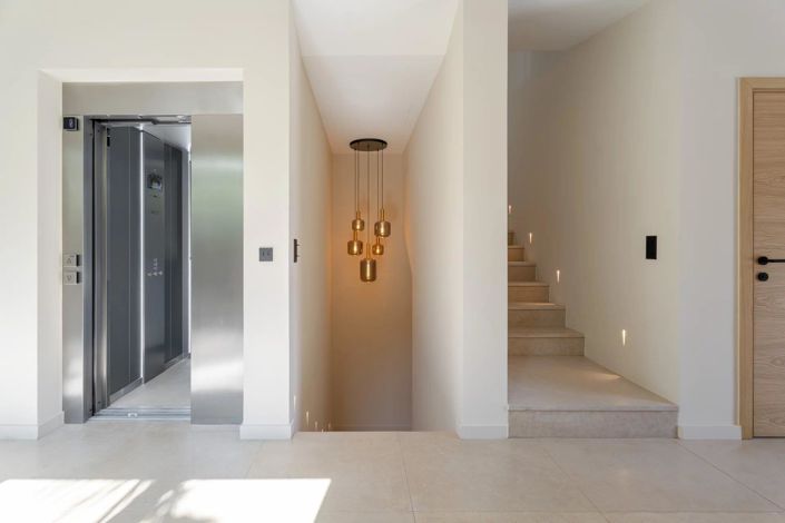 Image No.20-5 Bed House for sale