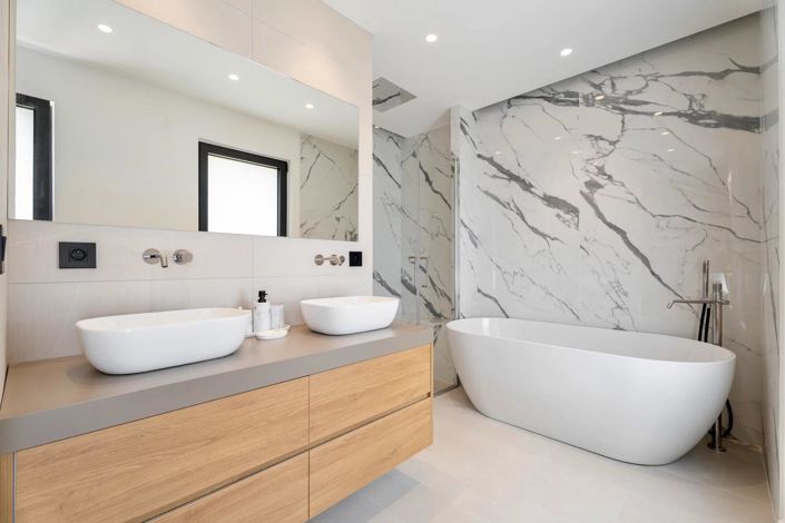 Image No.13-5 Bed House for sale