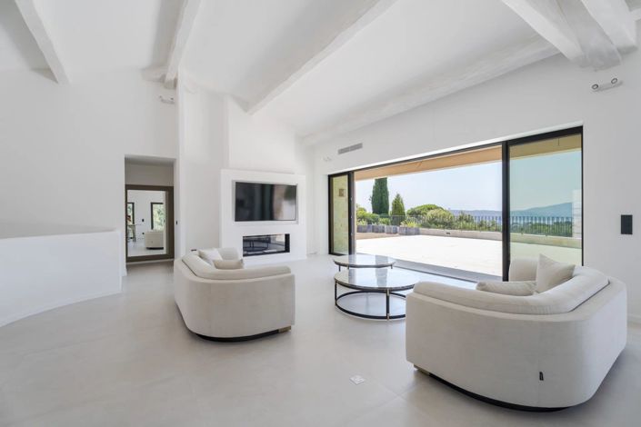 Image No.6-5 Bed House for sale