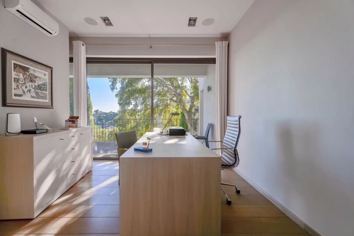 Image No.16-6 Bed House for sale