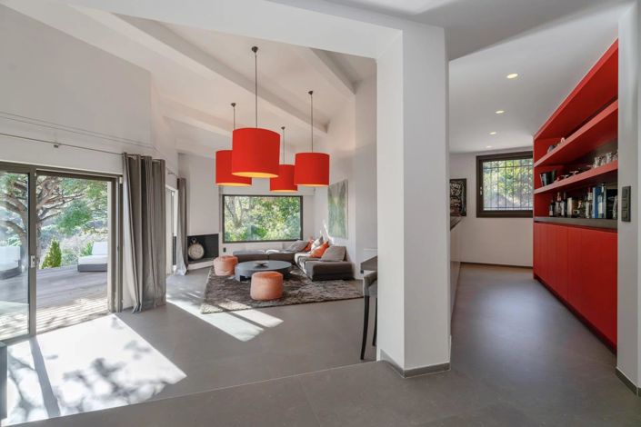 Image No.17-6 Bed House for sale