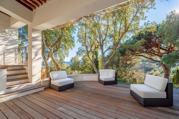 Image No.18-6 Bed House for sale