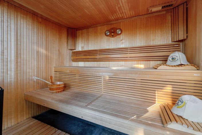 Image No.26-6 Bed House for sale