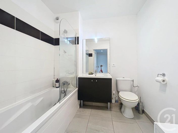 Image No.12-3 Bed Apartment for sale