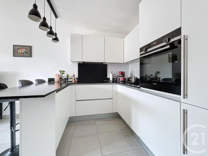 Image No.4-3 Bed Apartment for sale