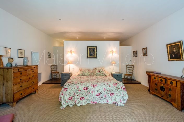 Image No.19-5 Bed House for sale