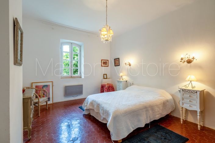 Image No.21-5 Bed House for sale