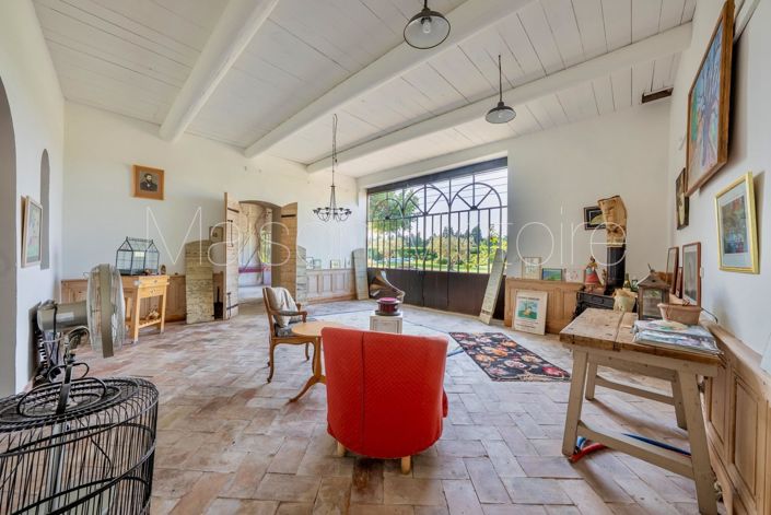 Image No.9-5 Bed House for sale