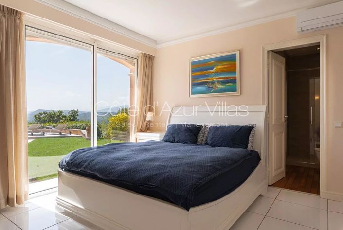 Image No.16-6 Bed House for sale