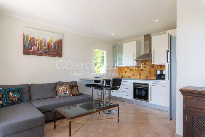 Image No.19-6 Bed House for sale