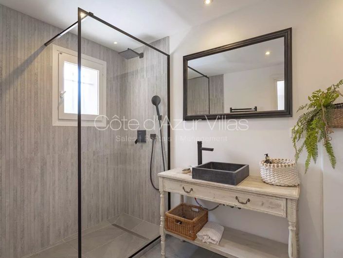 Image No.10-4 Bed House for sale