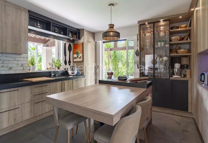 Image No.5-4 Bed House for sale