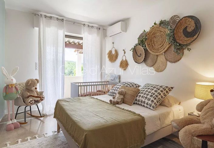 Image No.9-4 Bed House for sale