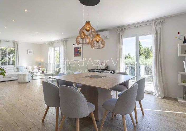 Image No.7-5 Bed House for sale