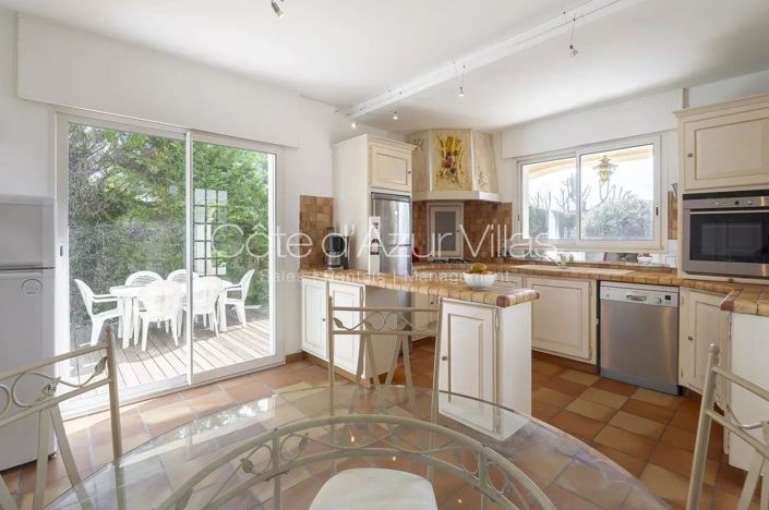 Image No.10-5 Bed House for sale