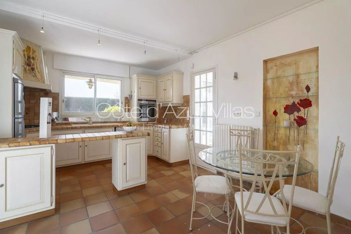 Image No.11-5 Bed House for sale