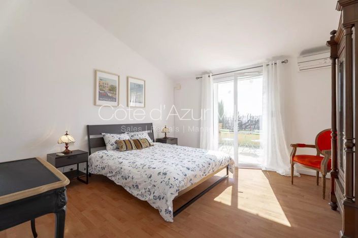 Image No.12-5 Bed House for sale