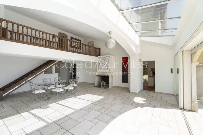 Image No.7-5 Bed House for sale