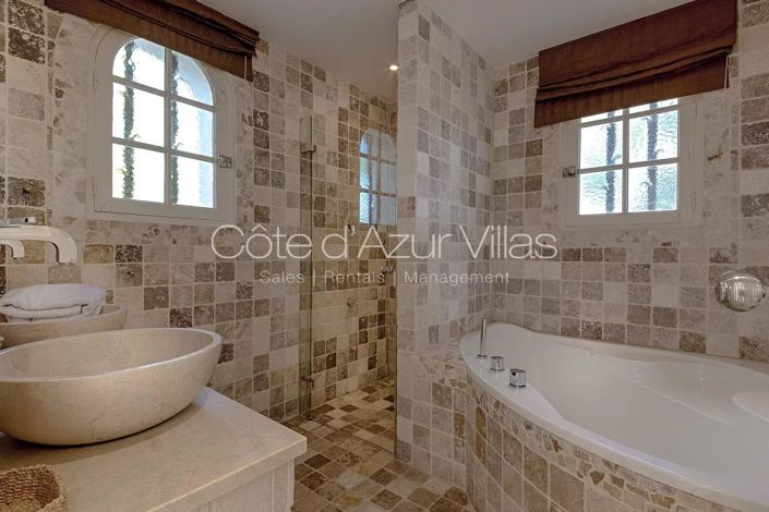 Image No.12-4 Bed House for sale