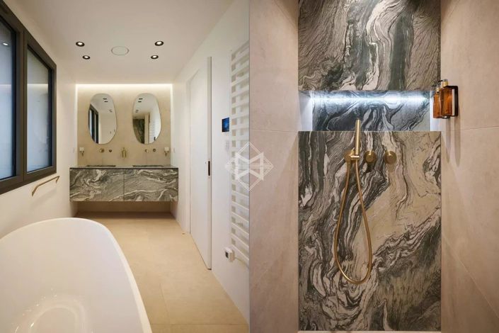 Image No.13-5 Bed House for sale