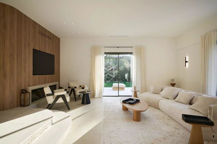 Image No.6-5 Bed House for sale