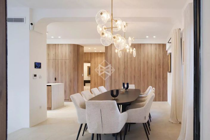 Image No.7-5 Bed House for sale