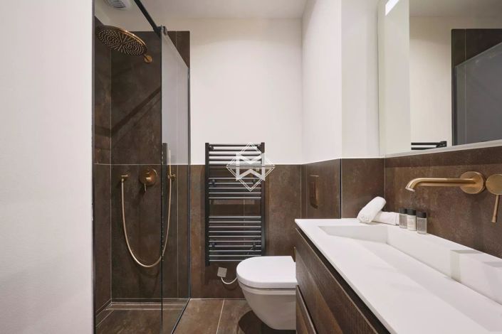 Image No.11-6 Bed House for sale