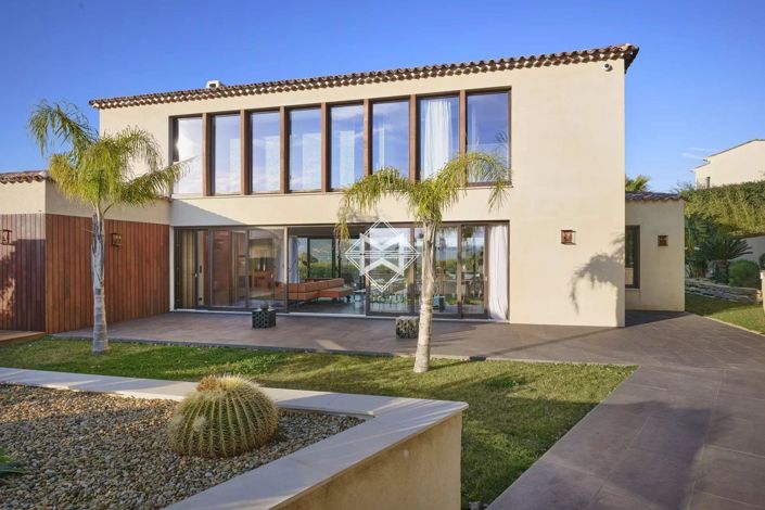 Image No.4-6 Bed House for sale