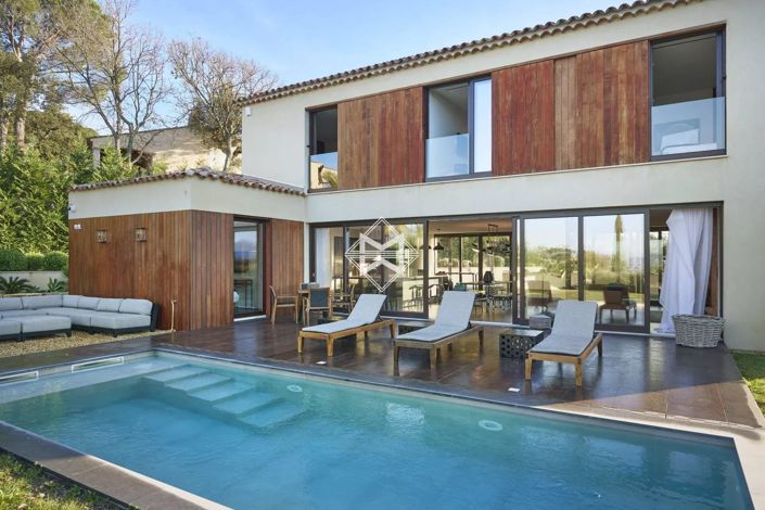 Image No.5-6 Bed House for sale