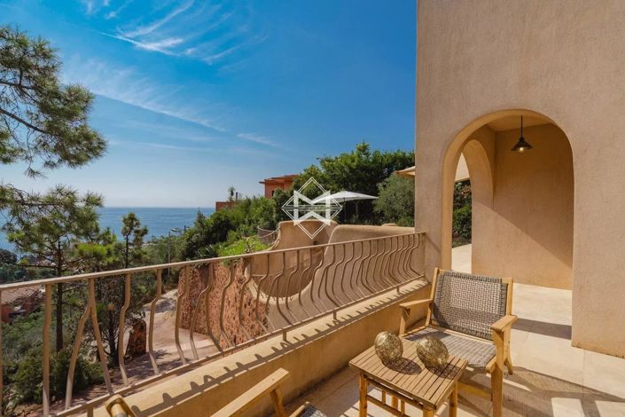 Image No.11-3 Bed House for sale