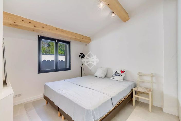 Image No.13-3 Bed House for sale