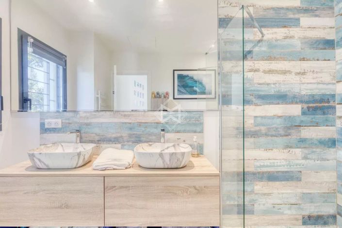 Image No.14-3 Bed House for sale