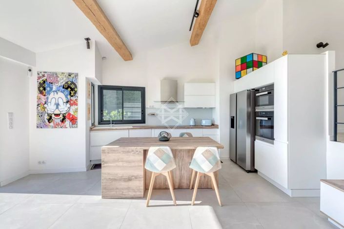 Image No.8-3 Bed House for sale