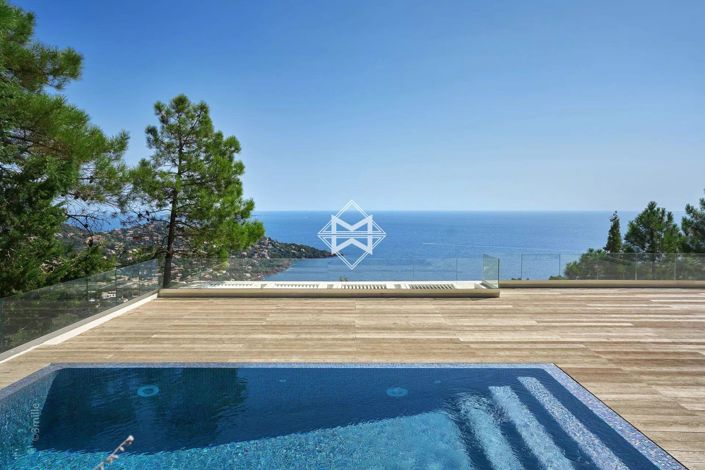 Image No.4-5 Bed House for sale