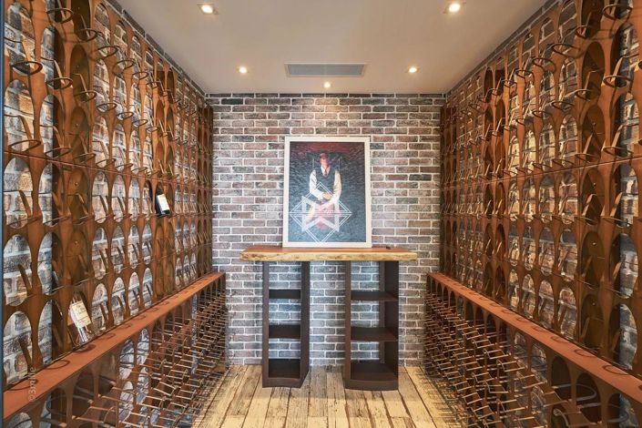 Image No.8-5 Bed House for sale