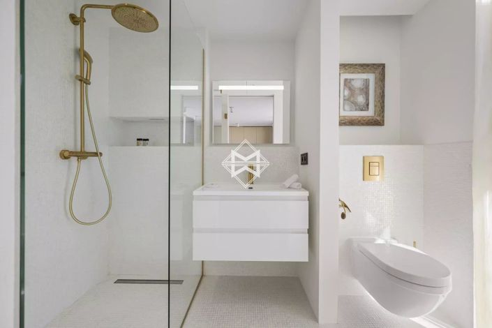 Image No.12-10 Bed House for sale