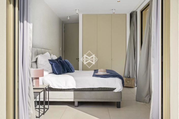 Image No.13-10 Bed House for sale