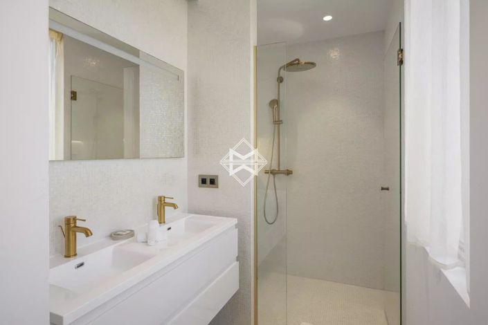 Image No.14-10 Bed House for sale