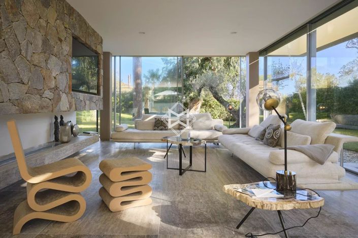 Image No.4-10 Bed House for sale