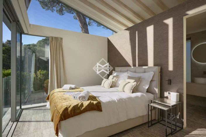 Image No.9-10 Bed House for sale